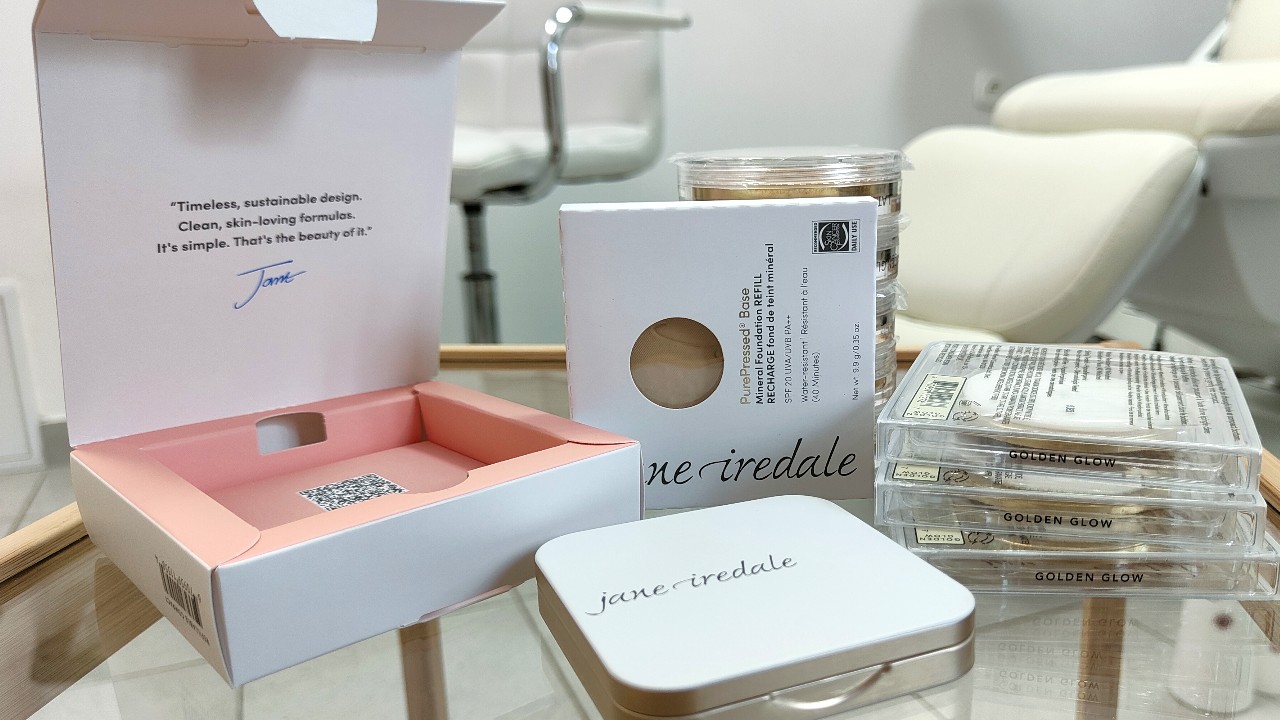 Mineral pressed powder with sunscreen by Jane Iredale