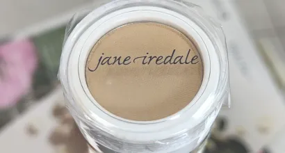 Jane Iredale Powder in shade Golden Glow in mini version capacity 1.8g