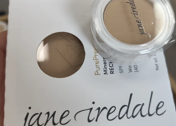 mini puder mineralny Jane Iredale prasowany
